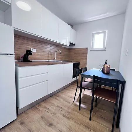 Lile Apartment Mlini
